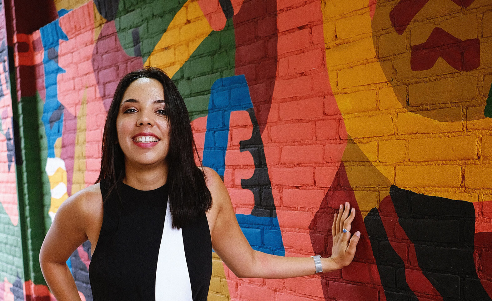 Enter the world of Laura Beatriz